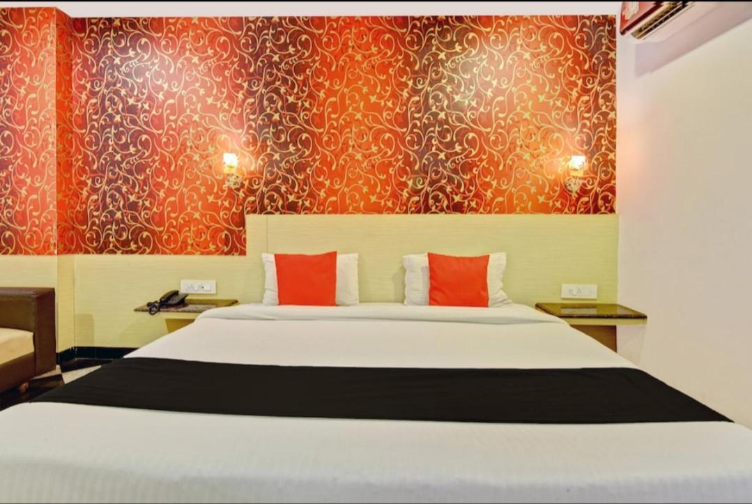 Citi Club Hotel Kanpur Bagian luar foto