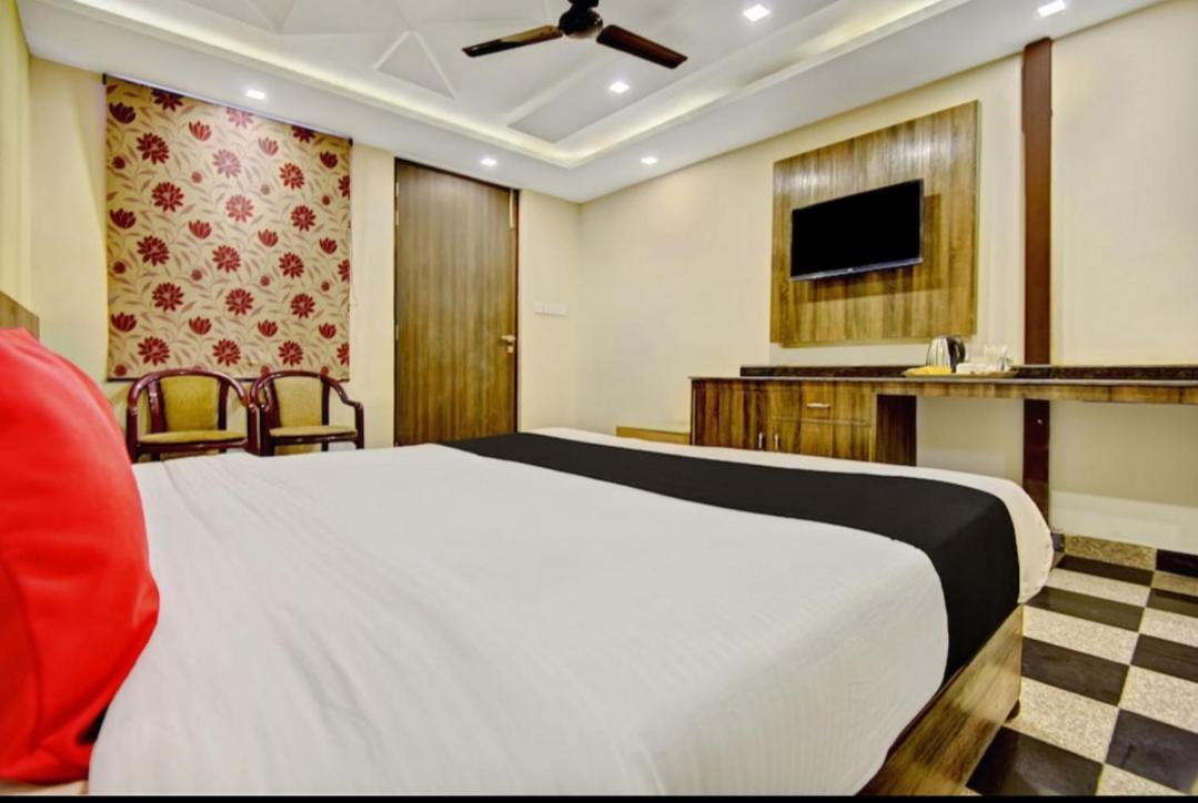 Citi Club Hotel Kanpur Bagian luar foto