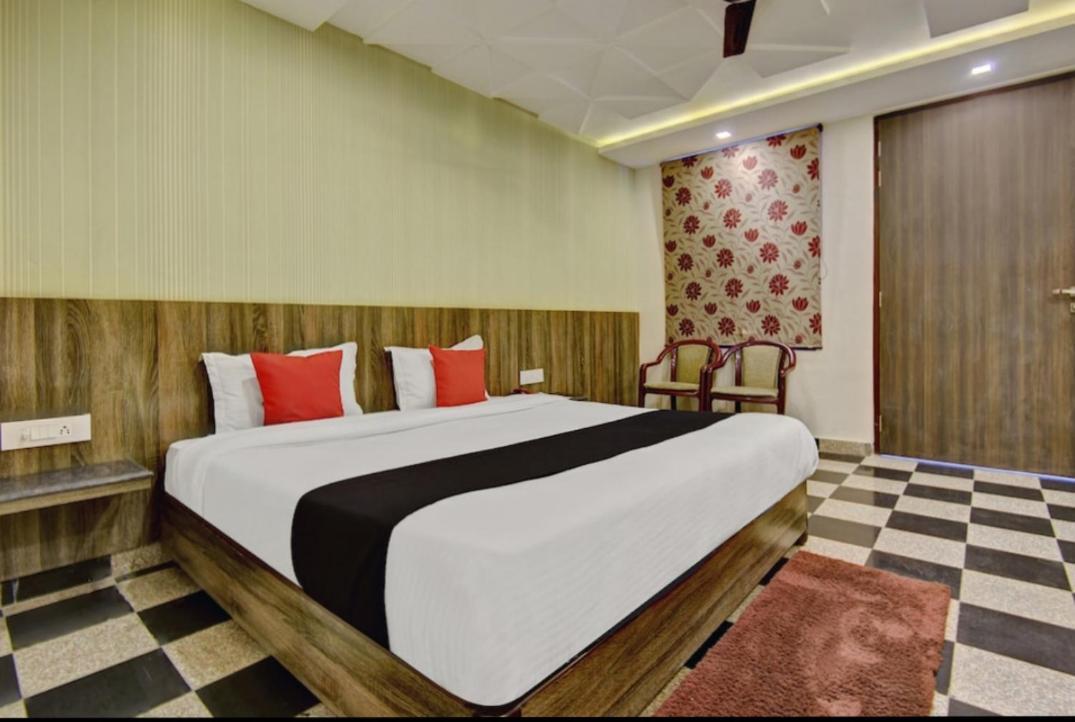 Citi Club Hotel Kanpur Bagian luar foto
