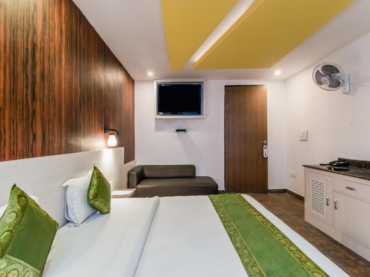 Citi Club Hotel Kanpur Bagian luar foto