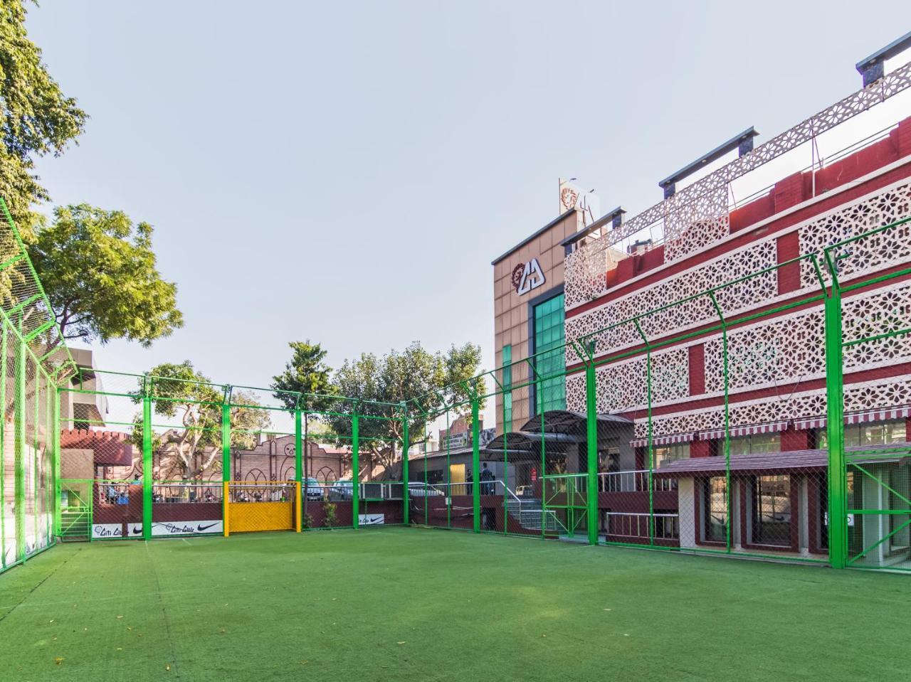 Citi Club Hotel Kanpur Bagian luar foto