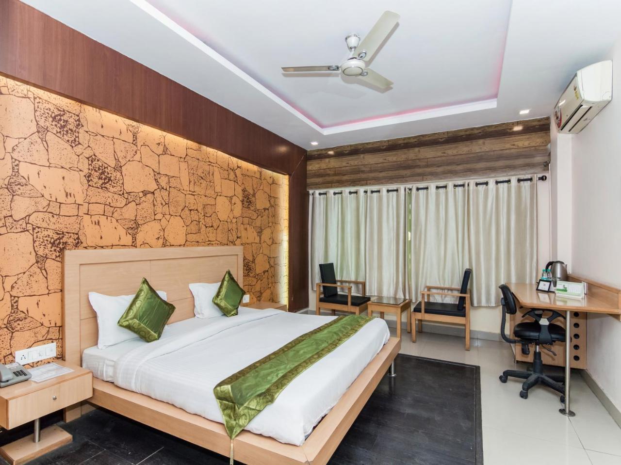 Citi Club Hotel Kanpur Bagian luar foto