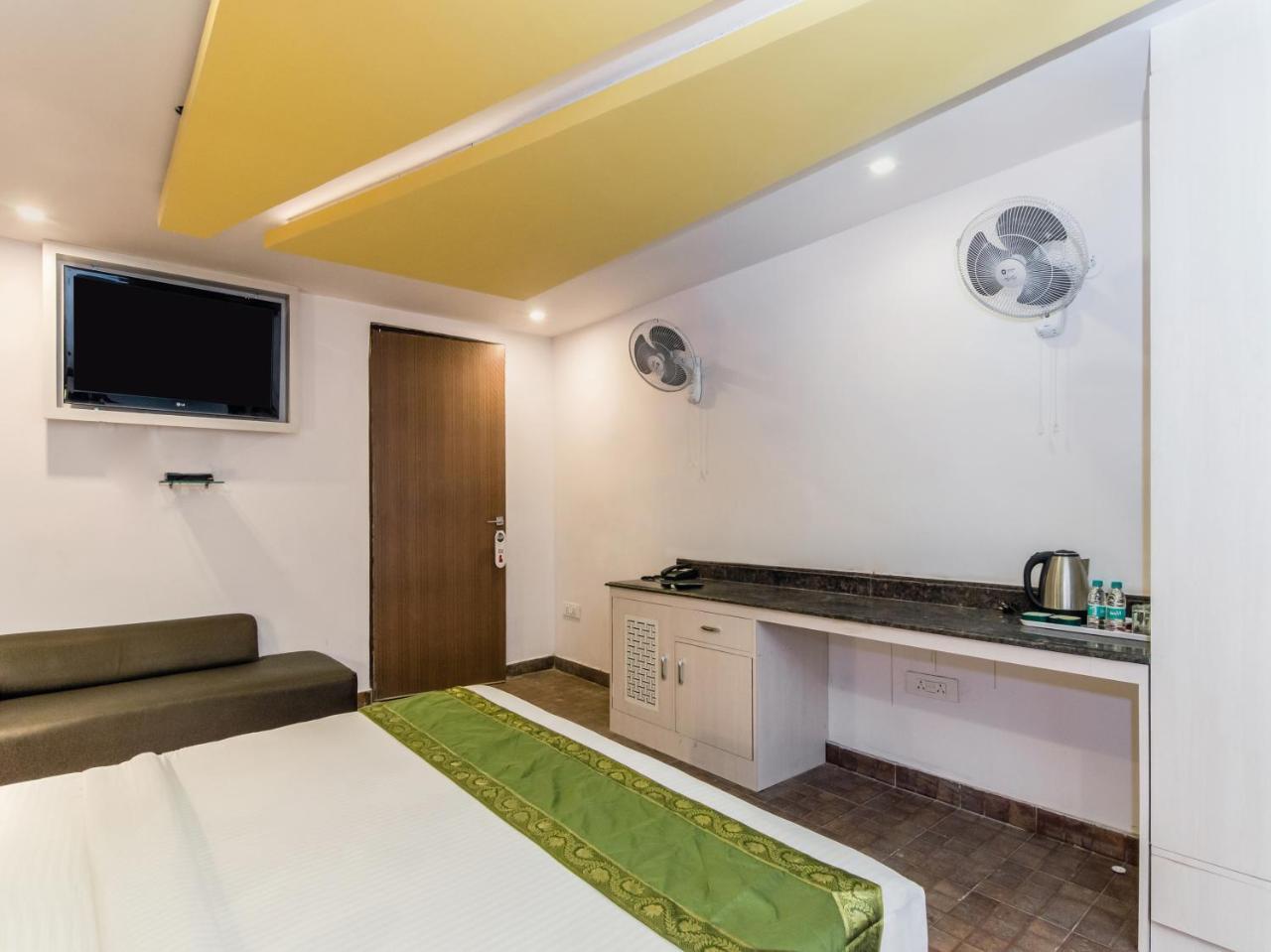 Citi Club Hotel Kanpur Bagian luar foto