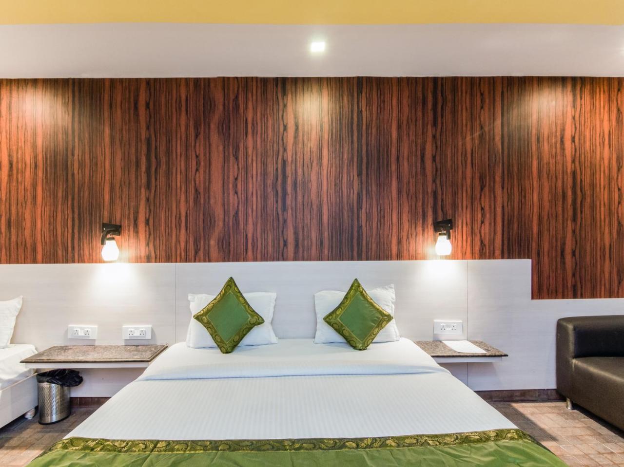 Citi Club Hotel Kanpur Bagian luar foto