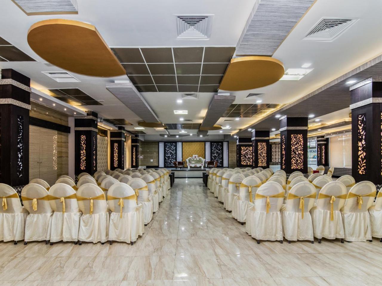 Citi Club Hotel Kanpur Bagian luar foto