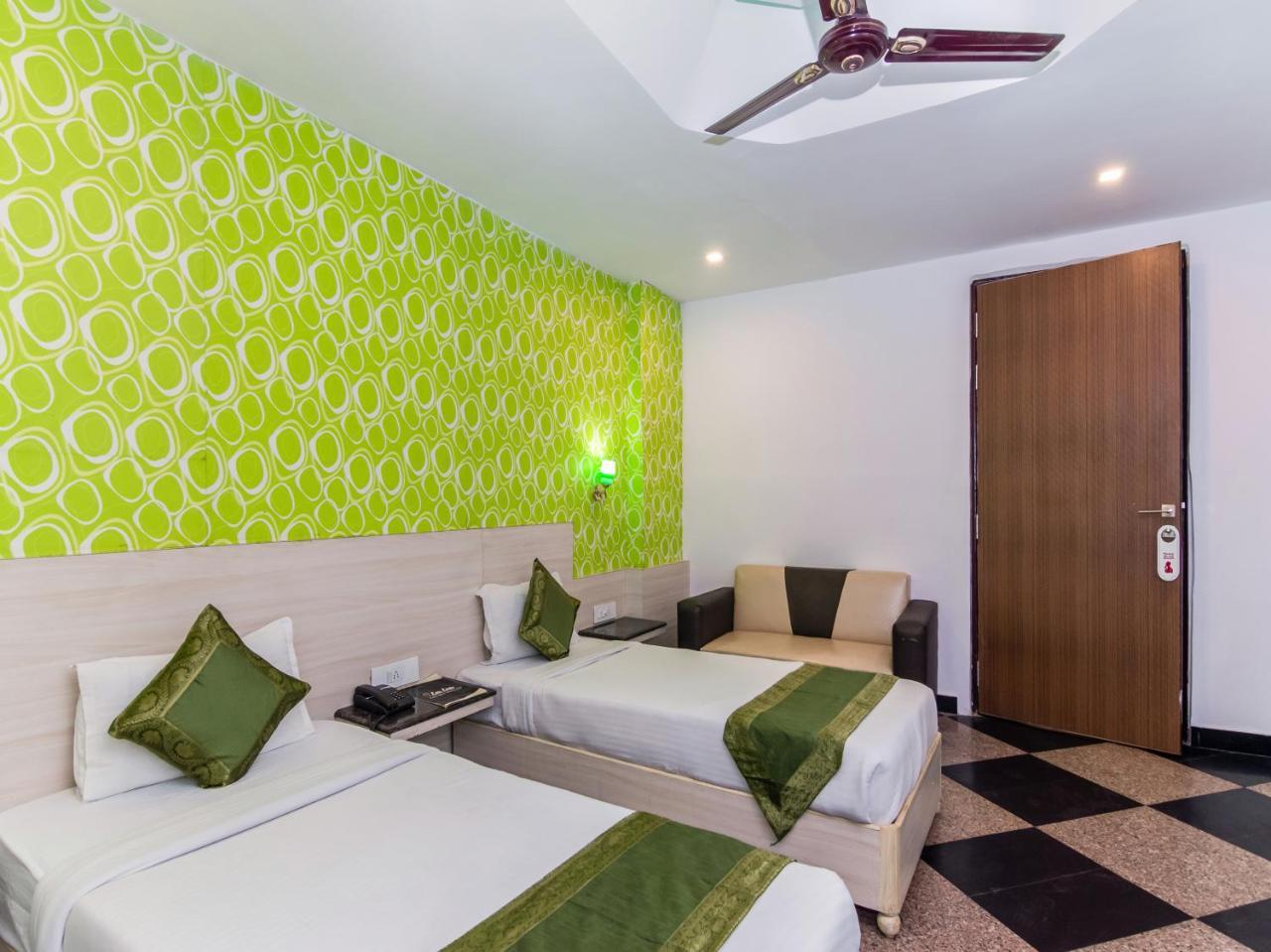 Citi Club Hotel Kanpur Bagian luar foto