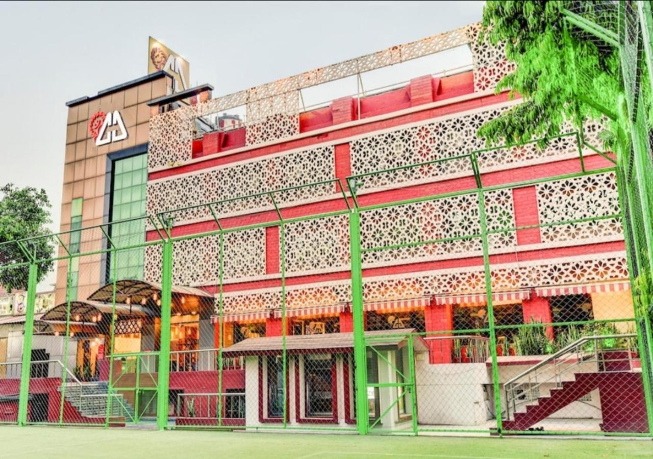 Citi Club Hotel Kanpur Bagian luar foto