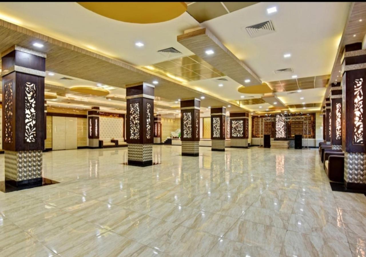 Citi Club Hotel Kanpur Bagian luar foto