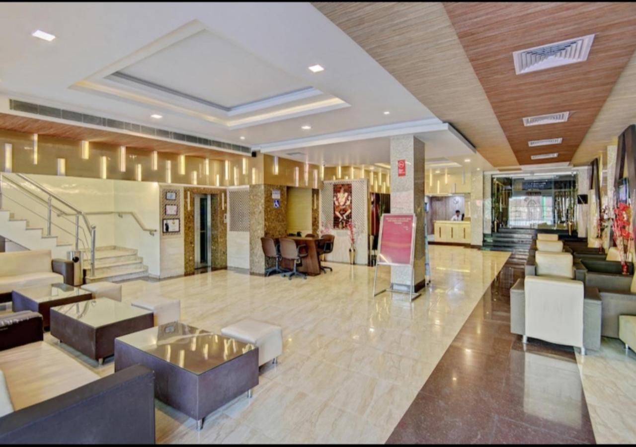 Citi Club Hotel Kanpur Bagian luar foto