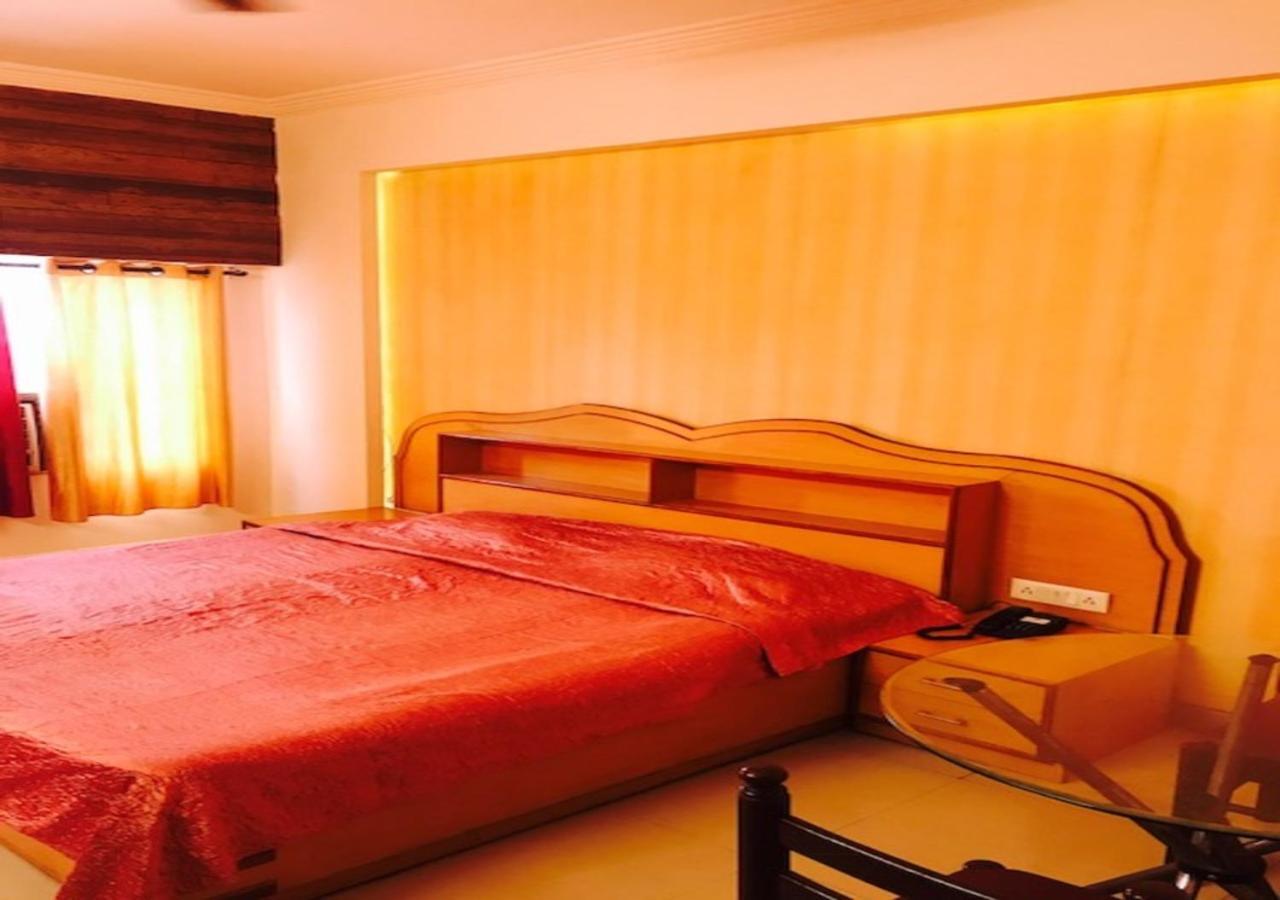 Citi Club Hotel Kanpur Bagian luar foto