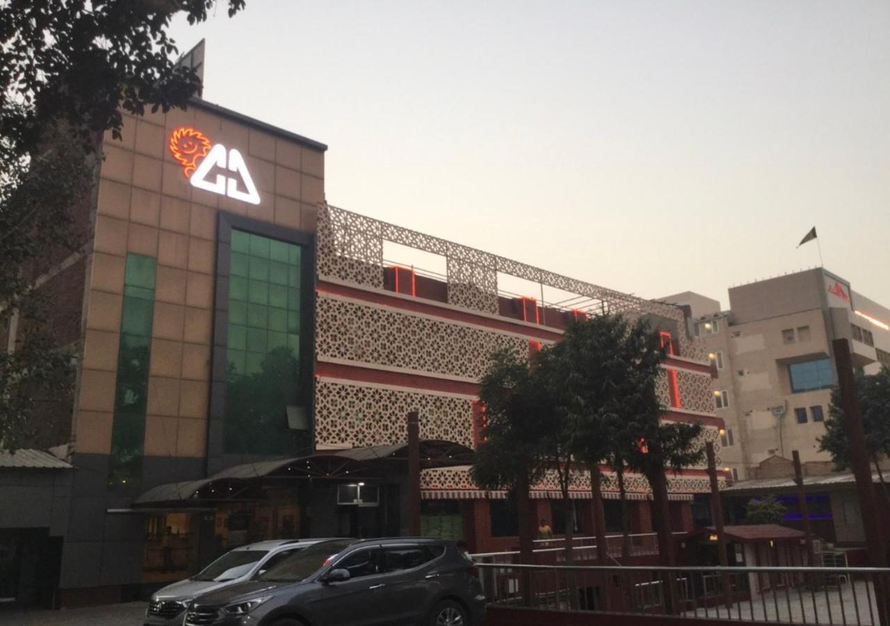 Citi Club Hotel Kanpur Bagian luar foto