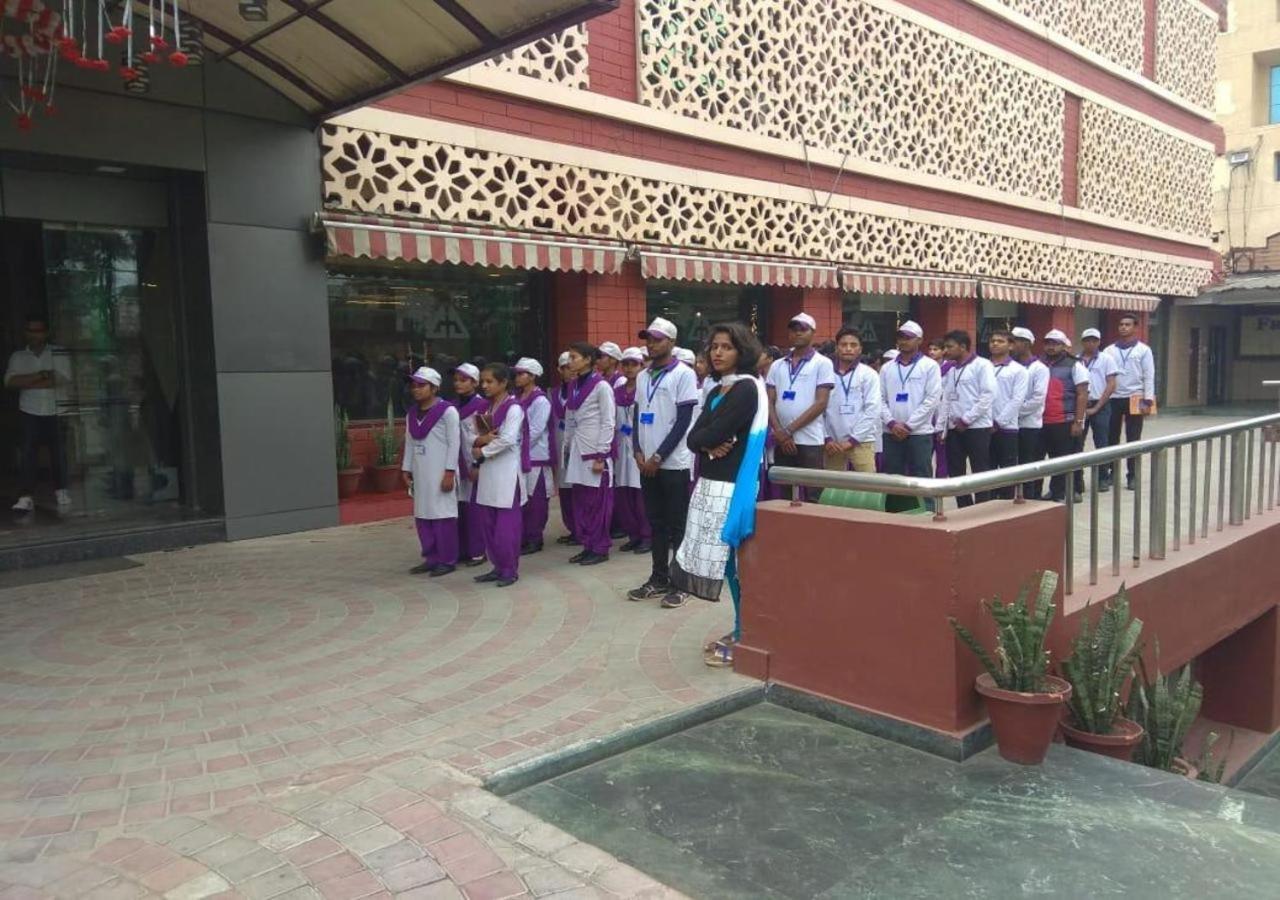 Citi Club Hotel Kanpur Bagian luar foto